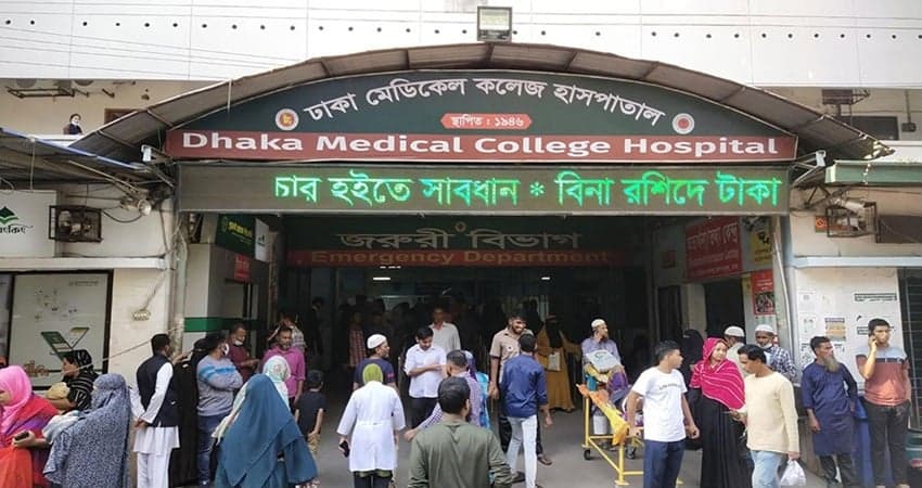 আফতাব নগরে অটোরিকশার চাকায় ওড়না পেঁচিয়ে নারীর মৃত্যু