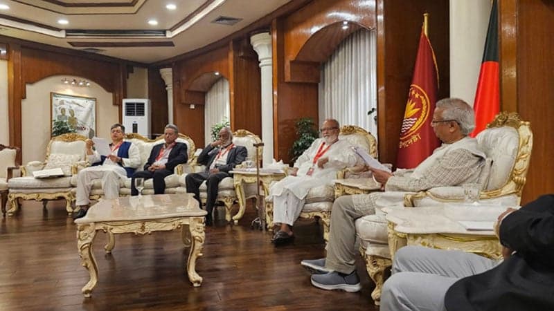 প্রধান উপদেষ্টার সঙ্গে বৈঠকে বসেছে বিএনপি