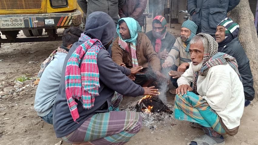 অসহনীয় শীত থেকে রক্ষা করুন নিম্ন আয়ের মানুষকে