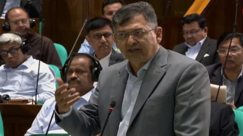 জ্বালানির সংকট নেই, পাচার ও অপচয় রোধেই মূল্যবৃদ্ধি: স্বরাষ্ট্রমন্ত্রী