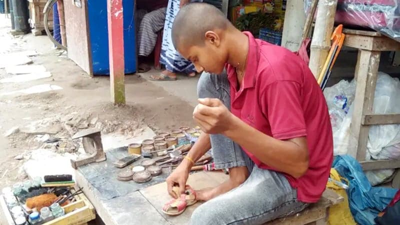 সংসারের হাল ধরতে ‘মব ভিকটিম’ রূপলালের ছেলে বাবার পেশায়