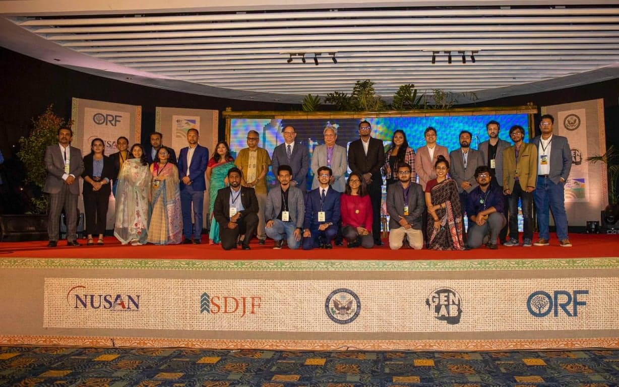 যুব জলবায়ু কর্মীদের নিয়ে মার্কিন দূতাবাসের আয়োজনে আলোচনা অনুষ্ঠিত