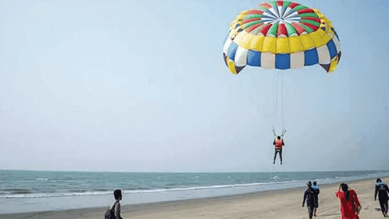 কক্সবাজারে প্যারাসেইলিংয়ের সময় ছিটকে পড়ে পর্যটকের মৃত্যু