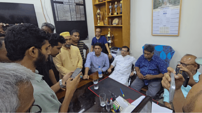 রাবিতে সাংবাদিকদের ওপর হামলা, মামলা করবে প্রশাসন