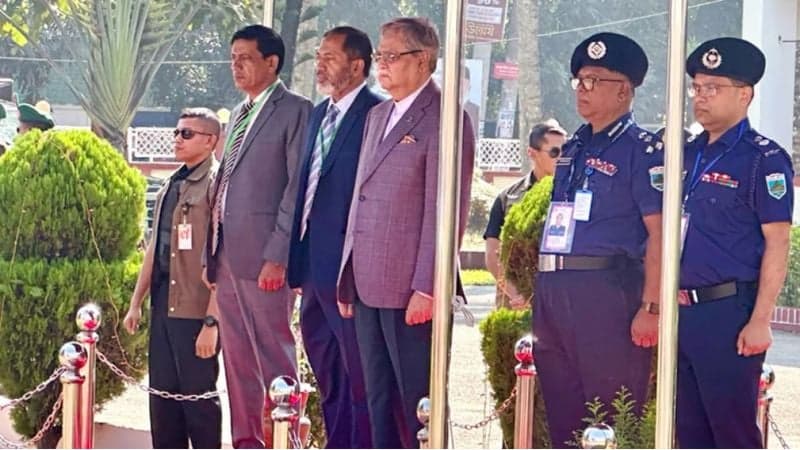 দুই দিনের সফরে পাবনায় পৌঁছেছেন রাষ্ট্রপতি