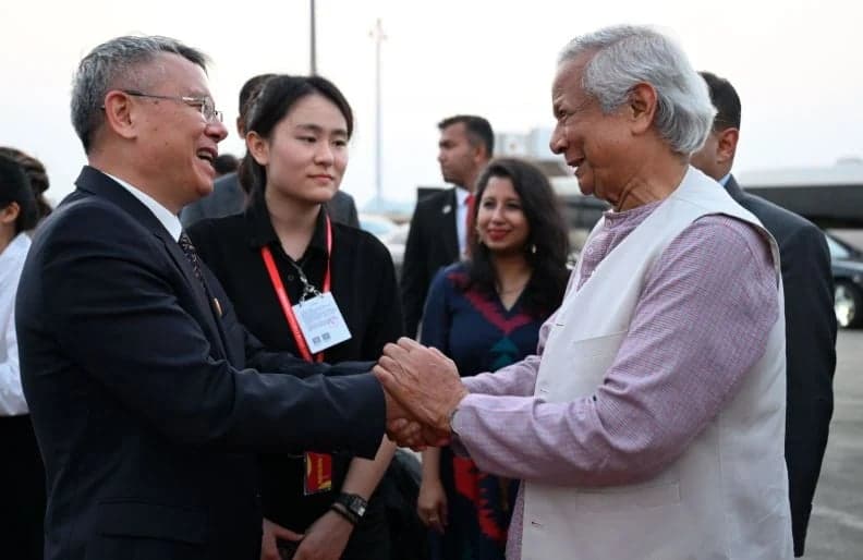 বেইজিং ত্যাগ করে দেশের উদ্দেশ্যে প্রধান উপদেষ্টা