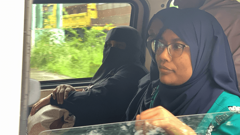 সিলেটে বিমান থেকে নামিয়ে যুক্তরাজ্যগামী নারীকে গ্রেপ্তার