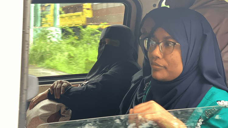 সিলেটে বিমান থেকে নামিয়ে যুক্তরাজ্যগামী নারীকে গ্রেপ্তার