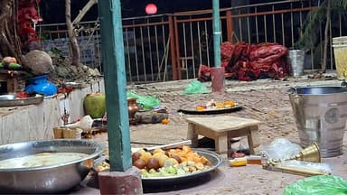 কুমিল্লায় মন্দিরে ককটেল বিস্ফোরণ, পুরোহিতসহ আহত ৪