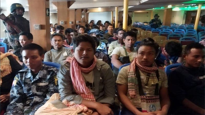 বিজিপি সদস্যসহ মিয়ানমারের ৩৩০ নাগরিককে হস্তান্তর করল বিজিবি
