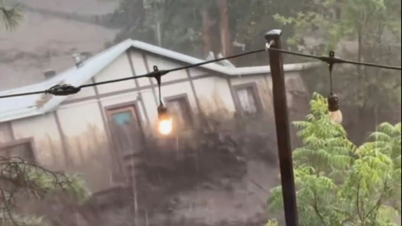 এবার বন্যার কবলে নিউ মেক্সিকোও, টেক্সাসে মৃত বেড়ে ১০৯ জন