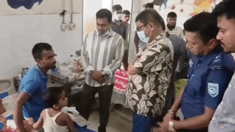 রোগীর অভিযোগে ক্ষুব্ধ স্বাস্থ্যমন্ত্রী, দুই স্বাস্থ্যকর্মীকে বরখাস্তের নির্দেশ