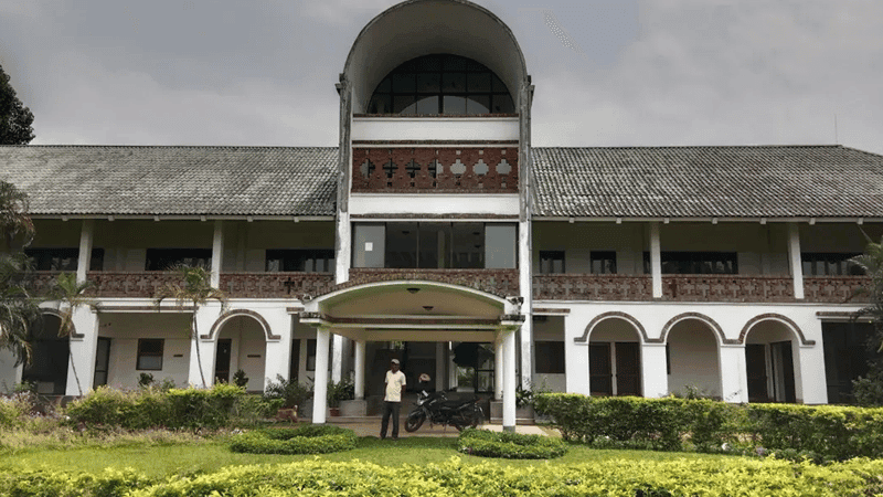 মৌলভীবাজারে এক মাস ধরে বন্ধ ক্যামেলিয়া হাসপাতাল, বিপাকে লাখো চা শ্রমিক