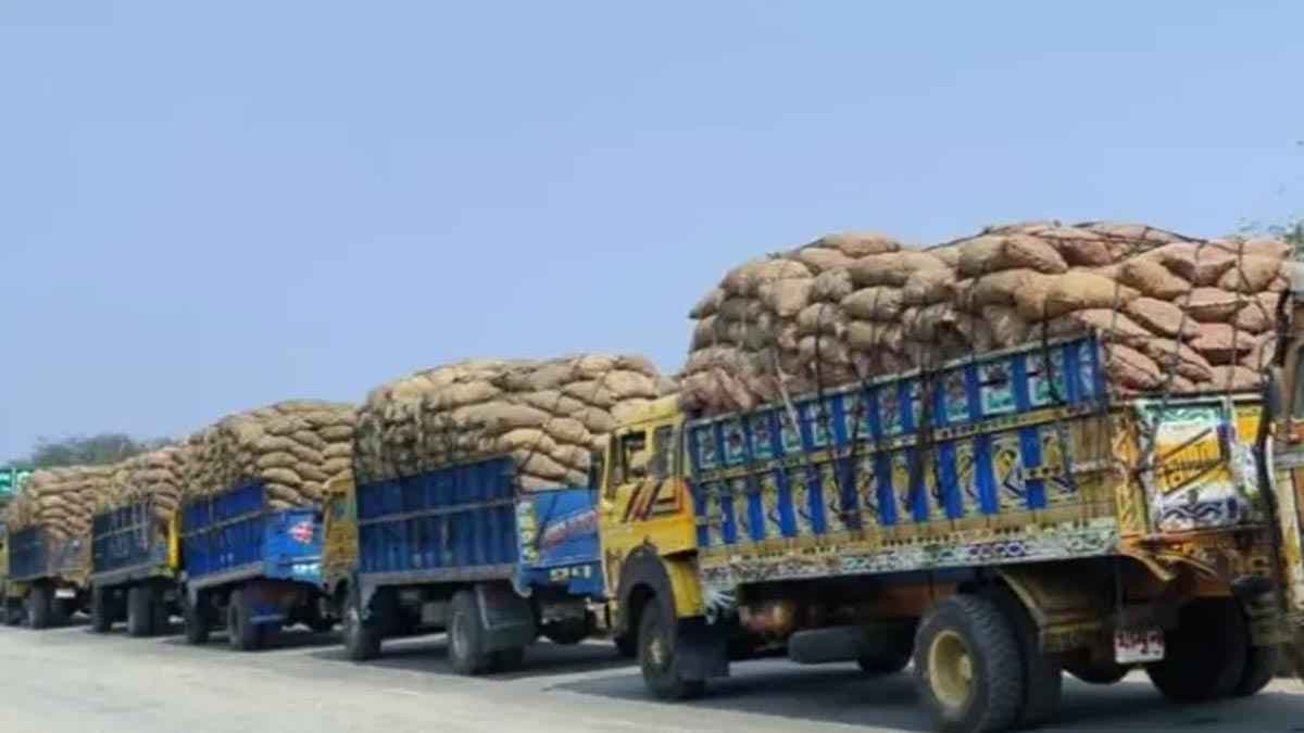 বাংলাবান্ধা দিয়ে নেপালে গেল আরও ১০৫ মেট্রিকটন আলু 
