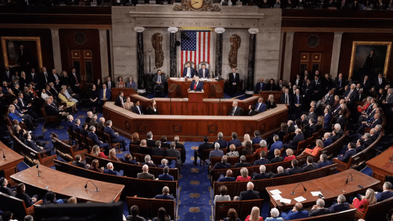 ইতিহাসের দীর্ঘতম ‘স্টেট অফ ইউনিয়ন’ ভাষণ দিলেন ট্রাম্প