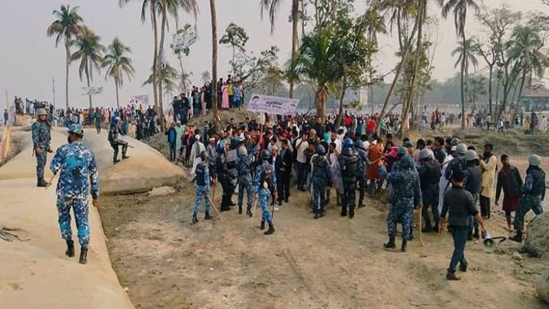 হাতিয়ায় ফেরি উদ্বোধনে বিএনপি-এনসিপি সংঘর্ষ, আহত ১০