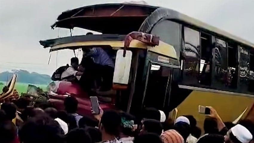 ভাঙ্গায় বাস ও ট্রাকের মুখোমুখি সংঘর্ষ, আহত ১০