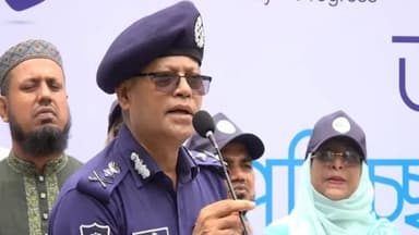 সরকারবিরোধী ষড়যন্ত্রে জড়িত পুলিশ কর্মকর্তাদের চিহ্নিত করা হয়েছে: আইজিপি