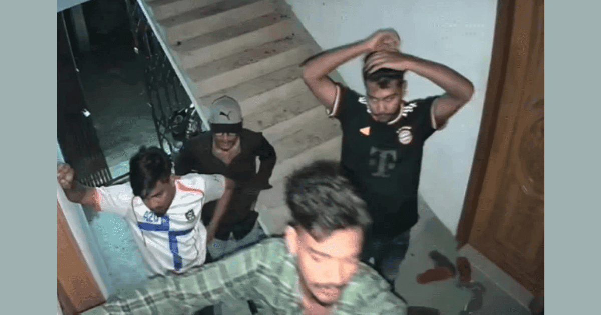 আশুলিয়ায় ‘লিভ ইন’ সন্দেহে বিবাহিত দম্পতির ফ্ল্যাটে গণবিশ্ববিদ্যালয়ের ৪ শিক্ষার্থীর হামলা