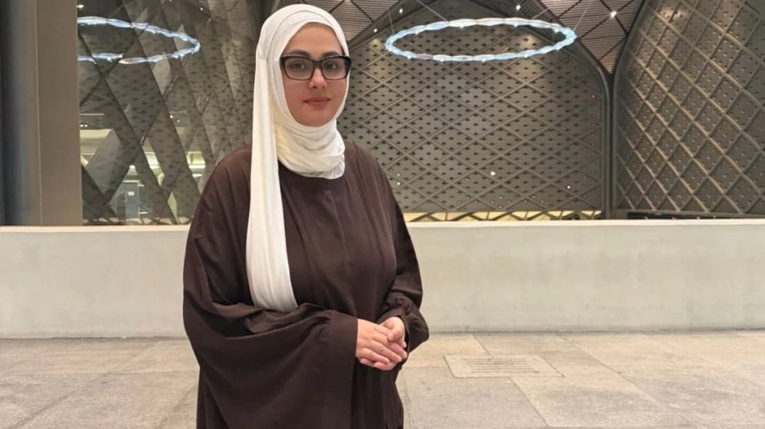 পবিত্র ওমরাহ পালন করলেন চিত্রনায়িকা পূর্ণিমা