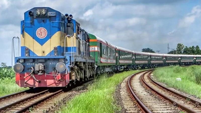 সারা দেশে ট্রেন চলাচল শুরু