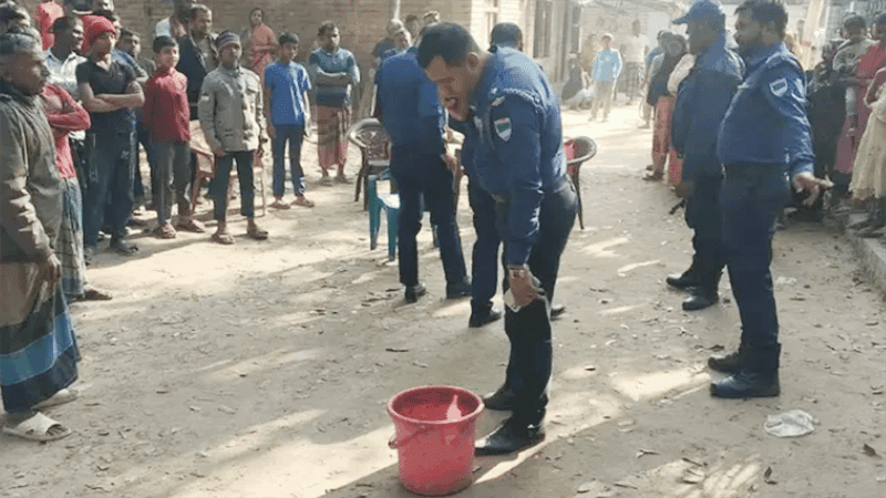 গাংনীতে ভোটকেন্দ্রের কাছে ককটেল সদৃশ বস্তু উদ্ধার