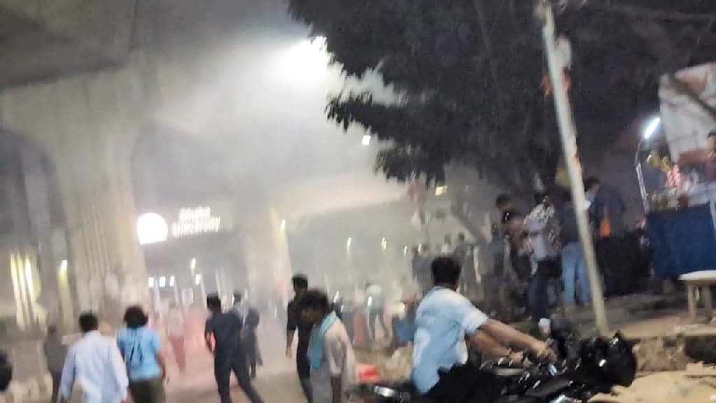 টিএসসিতে জোড়া ককটেল বিস্ফোরণ, এক পথচারী আহত