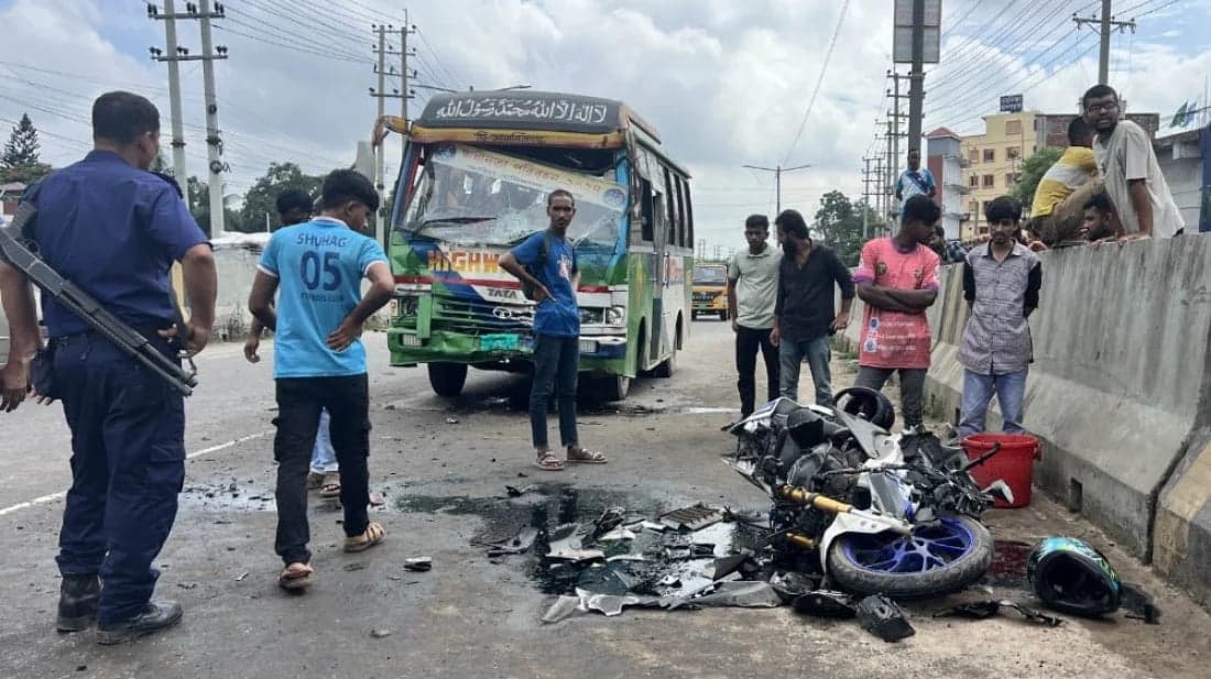 ধামরাইয়ে চার যানবাহনের সংঘর্ষে প্রাণ গেল দুই শিক্ষার্থীর
