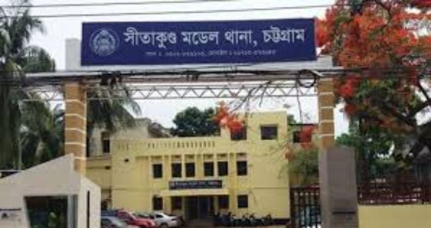 সীতাকুণ্ডে আগুনে পুড়িয়ে গৃহবধূকে হত্যার মামলায় শাশুড়ি গ্রেপ্তার