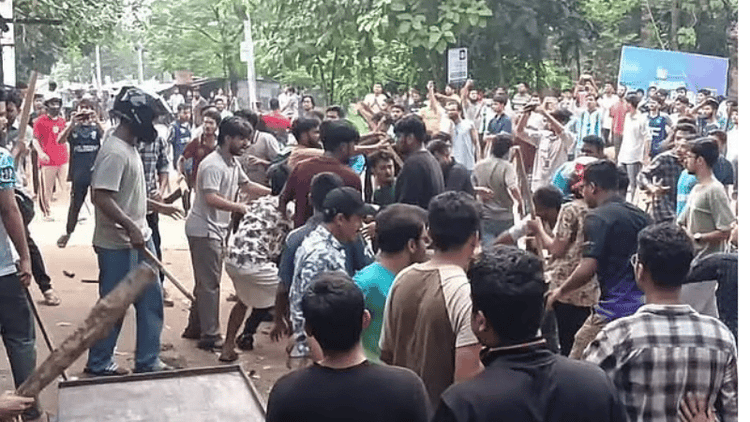 দোকানের মালিকানা নিয়ে জাবি দুই হলের শিক্ষার্থীদের সংঘর্ষ, আহত ৯