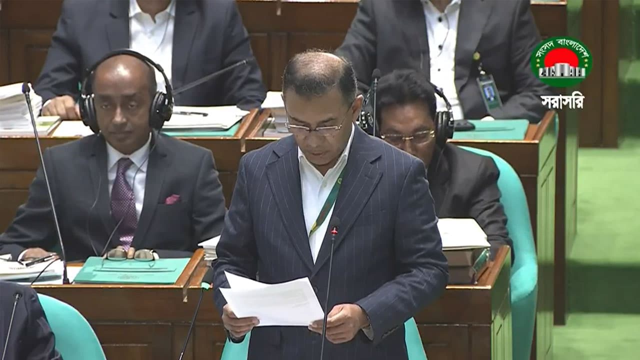 দেশে কাঙ্ক্ষিত গণতন্ত্রের যাত্রা শুরু: প্রধানমন্ত্রী