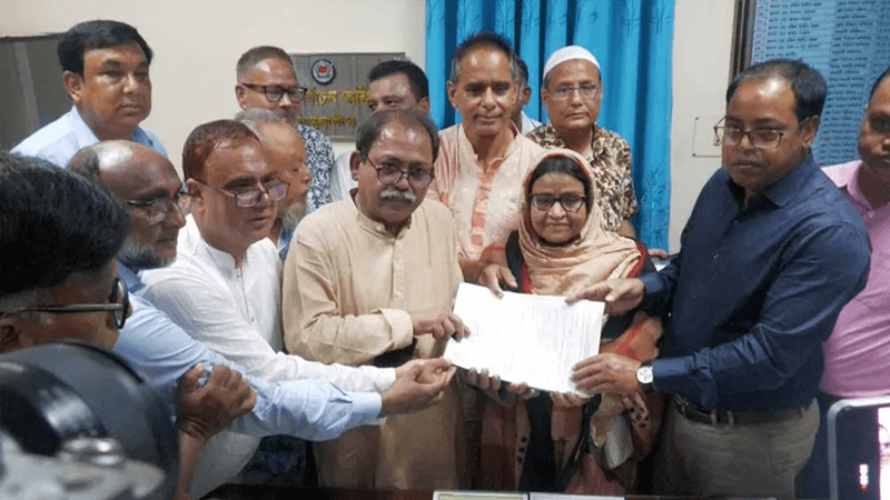 মির্জা ফখরুলের ছেড়ে দেওয়া আসনে ভাইয়ের মনোনয়ন জমা