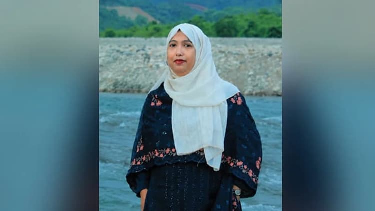 বঙ্গবন্ধুকে শ্রদ্ধা জানিয়ে পোস্ট, সাময়িক বরখাস্ত কলেজশিক্ষক