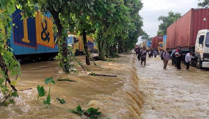 ঢাকা-চট্টগ্রাম মহাসড়কে যান চলাচল সচল হয়েছে