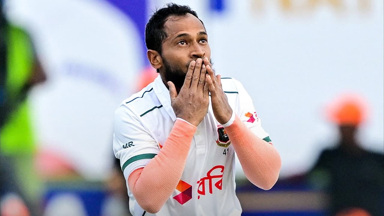 শততম টেস্টে মুশফিকের সেঞ্চুরি