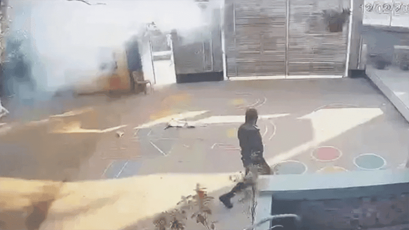 গোপালগঞ্জে ভোটকেন্দ্রে ককটেল বিস্ফোরণ, শিশুসহ আহত ৩