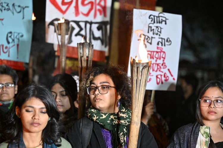 'বাংলাদেশে নারীদের কাছে নির্বাচনকে ঘিরে আশা এখন হতাশা আর ভয়'