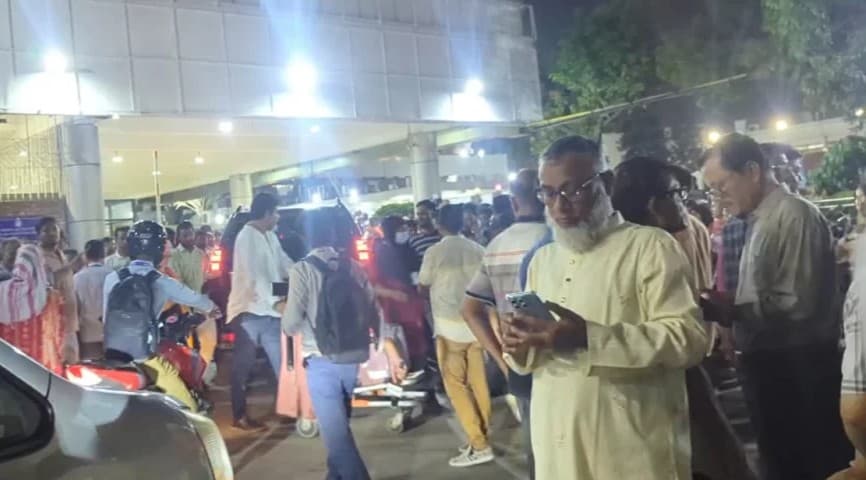 মির্জা আব্বাসকে স্বাগত জানাতে বিমানবন্দরে নেতাকর্মীদের ভিড়
