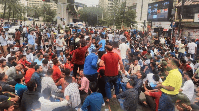 সাম্য হত্যা: বিচারের দাবিতে শাহবাগে ছাত্রদলের অবস্থান, যান চলাচল বন্ধ