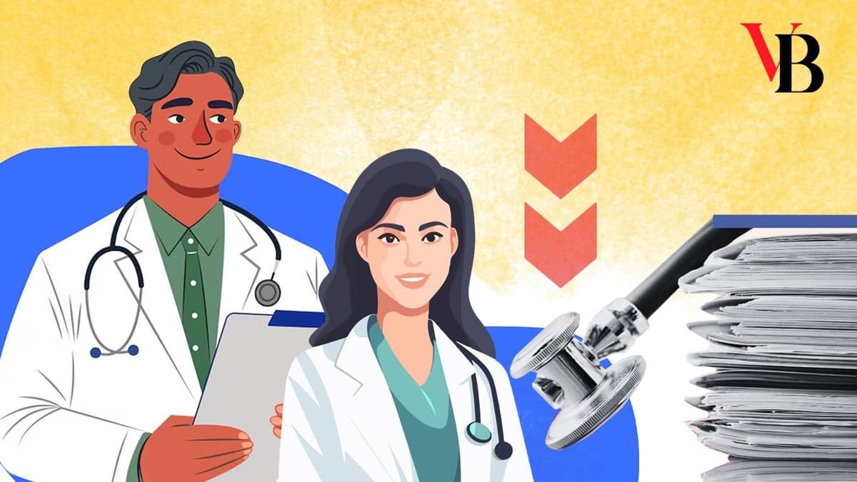 স্বাস্থ্যসেবার সংকট নিরসনে চিকিৎসকদের দক্ষতা বৃদ্ধি ও পুনর্মূল্যায়ন জরুরি