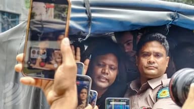 ধানমন্ডি ৩২ থেকে যুবলীগের সক্রিয় সদস্য আটক