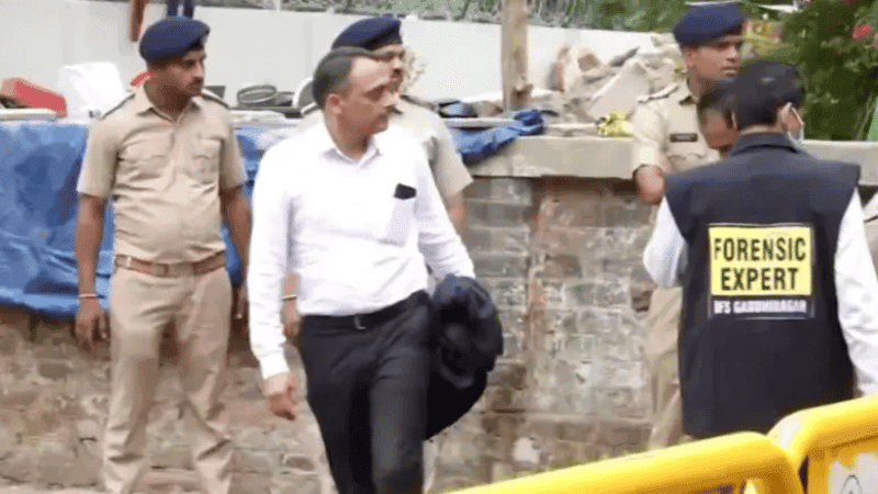 আহমেদাবাদে বিমান দুর্ঘটনার তদন্ত আরম্ভ