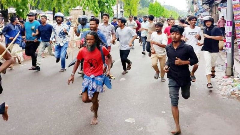 হবিগঞ্জে যাত্রী উঠানো নিয়ে দুই গ্রামবাসীর সংঘর্ষ, পুলিশসহ আহত ৪০