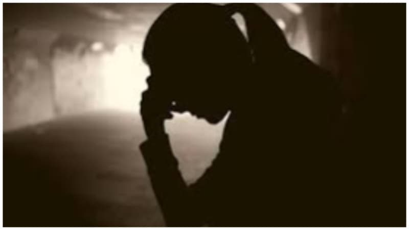 ‘হিজাব না পরায়’ ৯ ছাত্রীর চুল কেটে দেওয়া সেই শিক্ষক সাময়িক বরখাস্ত