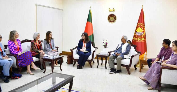 শ্রম আইন সংস্কারে বাংলাদেশ প্রতিশ্রুতিবদ্ধ, মার্কিন প্রতিনিধিদের প্রধান উপদেষ্টা