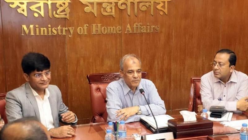 আইনশৃঙ্খলা পরিস্থিতি উন্নয়নে পদক্ষেপ নেওয়া হয়েছে: স্বরাষ্ট্র উপদেষ্টা