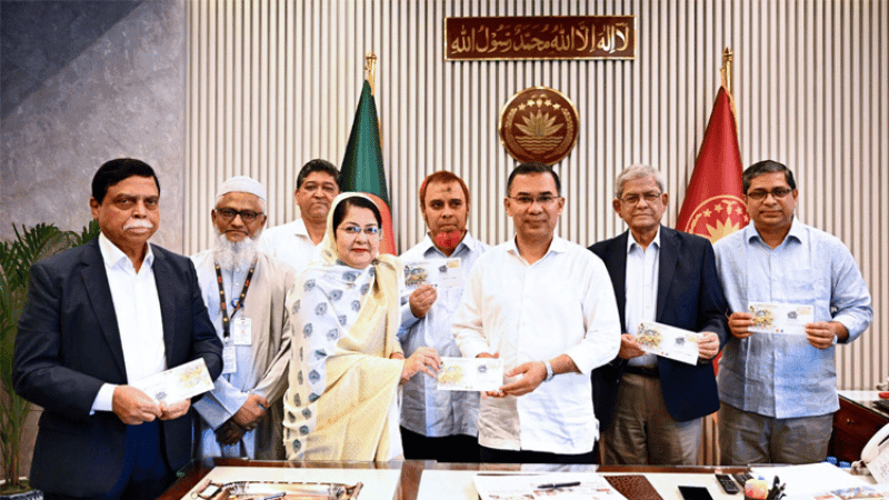 পল্লী উন্নয়ন দিবসের স্মারক ডাকটিকিট উন্মোচন করলেন প্রধানমন্ত্রী
