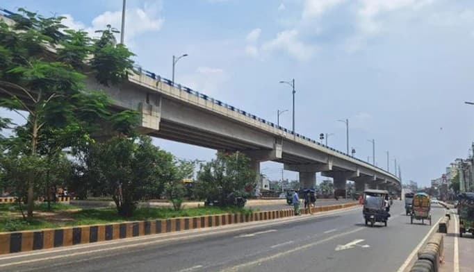বৃষ্টিতে দূষণ কমে স্বস্তি ফিরেছে ঢাকার বাতাসে