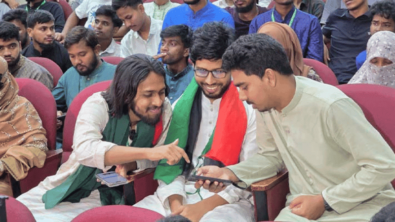 শিবির নিয়ন্ত্রিত রাকসুতে ৬১ লাখ টাকার হিসাবে গরমিল