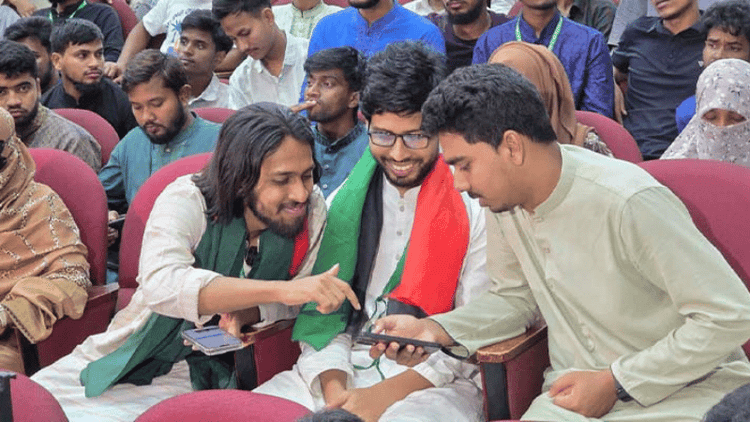 শিবির নিয়ন্ত্রিত রাকসুতে ৬১ লাখ টাকার হিসাবে গরমিল
